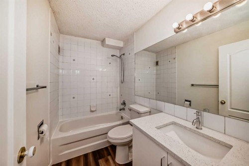 512-110 2 Avenue Se, Calgary, AB - Indoor Photo Showing Bathroom