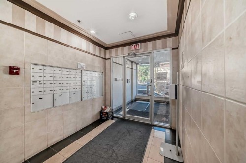 512-110 2 Avenue Se, Calgary, AB - Indoor Photo Showing Other Room