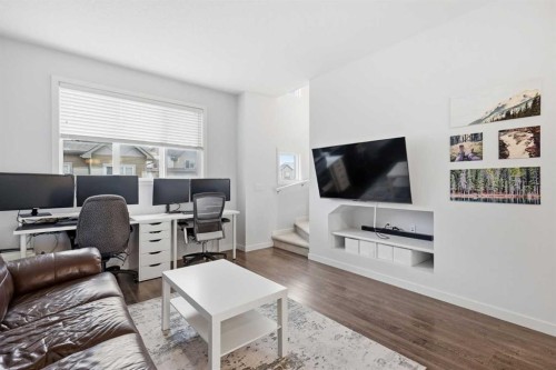 44 Copperstone Common Se, Calgary, AB - Indoor Photo Showing Living Room