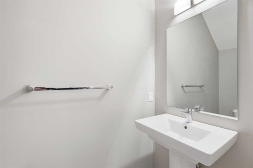 44 Copperstone Common Se, Calgary, AB - Indoor Photo Showing Bathroom