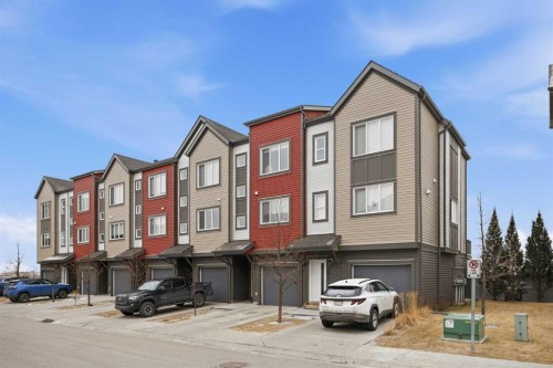 44 Copperstone Common Se, Calgary, AB - Outdoor With Facade