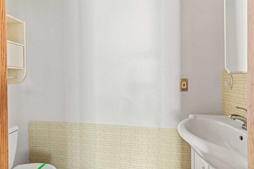 148 Martin Crossing Crescent Ne, Calgary, AB - Indoor Photo Showing Bathroom