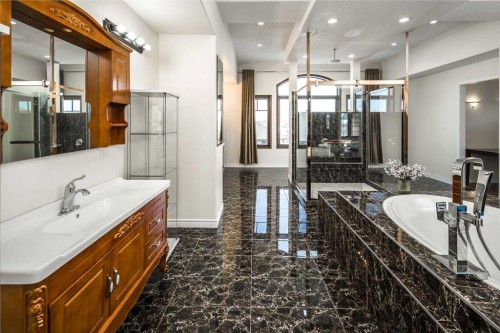 5 Elveden Point Sw, Calgary, AB - Indoor Photo Showing Bathroom