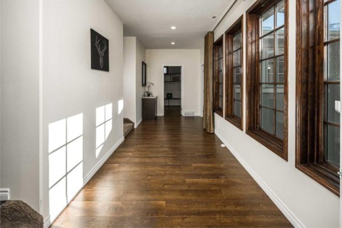 5 Elveden Point Sw, Calgary, AB - Indoor Photo Showing Other Room
