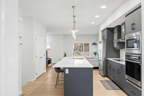 617-20295 Seton Way Se, Calgary, AB - Indoor Photo Showing Kitchen