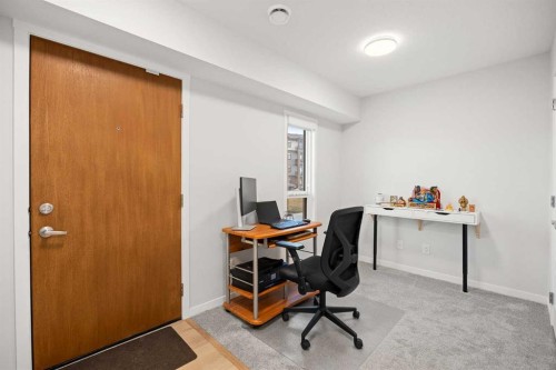 617-20295 Seton Way Se, Calgary, AB - Indoor Photo Showing Office