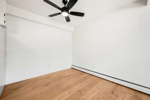 41-3809 45 Street Sw, Calgary, AB - Indoor Photo Showing Other Room