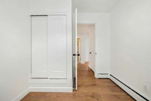 41-3809 45 Street Sw, Calgary, AB - Indoor Photo Showing Other Room