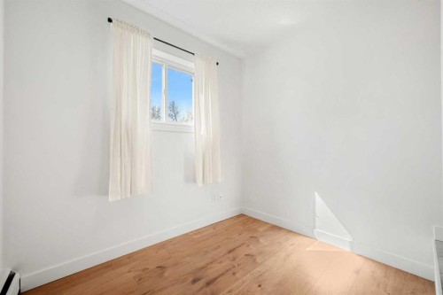 41-3809 45 Street Sw, Calgary, AB - Indoor Photo Showing Other Room