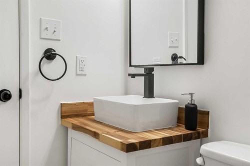 41-3809 45 Street Sw, Calgary, AB - Indoor Photo Showing Bathroom