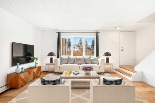 41-3809 45 Street Sw, Calgary, AB - Indoor Photo Showing Living Room