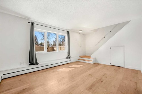 41-3809 45 Street Sw, Calgary, AB - Indoor Photo Showing Other Room