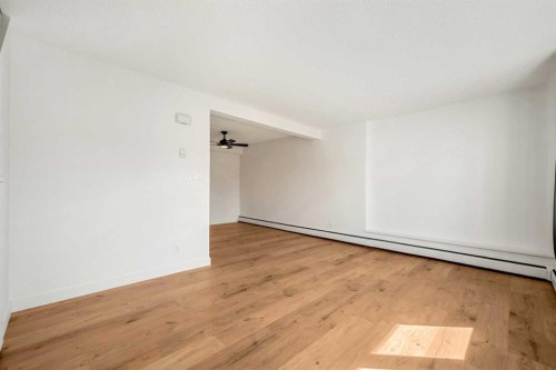 41-3809 45 Street Sw, Calgary, AB - Indoor Photo Showing Other Room