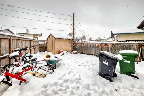 139 Bermuda Drive Nw, Calgary, AB - Outdoor