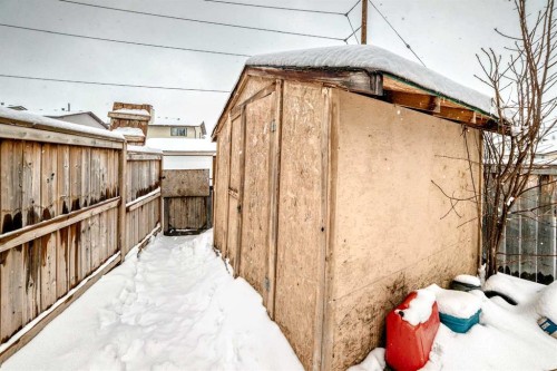 139 Bermuda Drive Nw, Calgary, AB - Outdoor