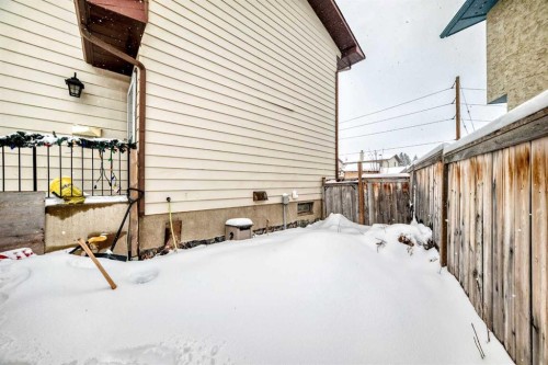 139 Bermuda Drive Nw, Calgary, AB - Outdoor With Exterior