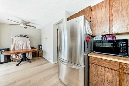 139 Bermuda Drive Nw, Calgary, AB - Indoor