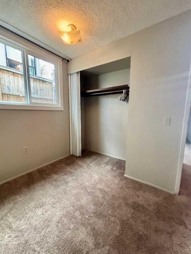 92 Queen Isabella Close Se, Calgary, AB - Indoor