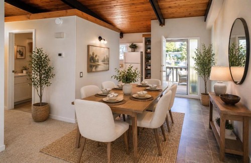 92 Queen Isabella Close Se, Calgary, AB - Indoor Photo Showing Dining Room