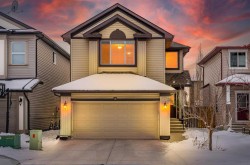 18 Tuscany Summit Green NW Calgary, AB T3L 0B8