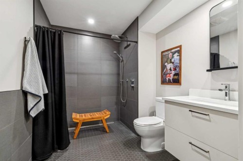 44 Legacy Landing Se, Calgary, AB - Indoor Photo Showing Bathroom
