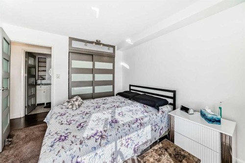 #912-8604 48 Avenue Nw, Calgary, AB - Indoor Photo Showing Bedroom