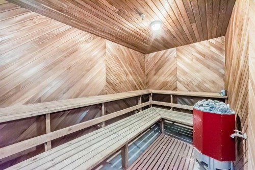#912-8604 48 Avenue Nw, Calgary, AB - Indoor Photo Showing Other Room