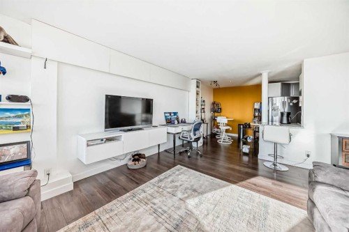 #912-8604 48 Avenue Nw, Calgary, AB - Indoor Photo Showing Living Room