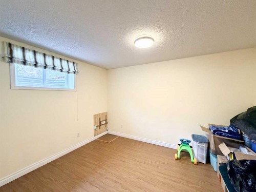 202 2 Avenue Ne, Linden, AB - Indoor Photo Showing Other Room