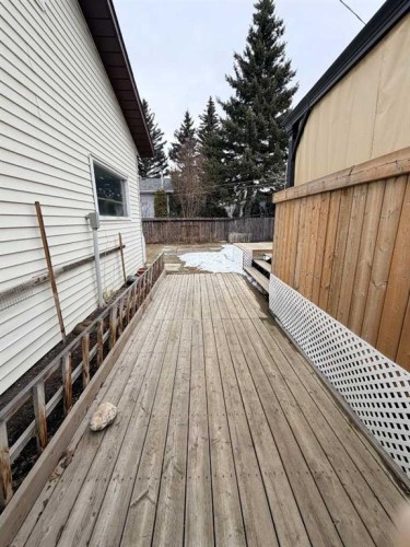 202 2 Avenue Ne, Linden, AB - Outdoor With Deck Patio Veranda With Exterior