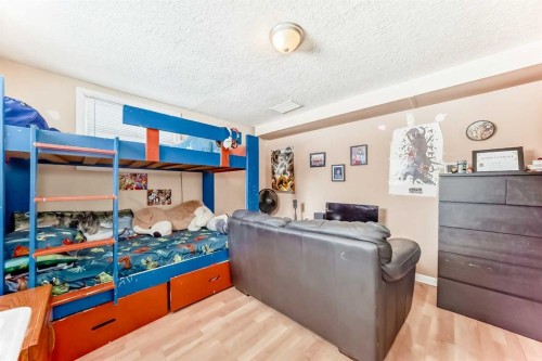 2428 3 Avenue Nw, Calgary, AB - Indoor