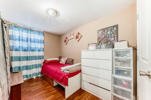 2428 3 Avenue Nw, Calgary, AB - Indoor Photo Showing Other Room