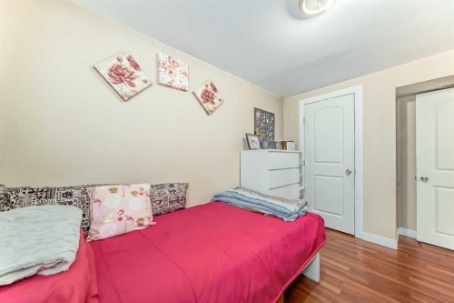 2428 3 Avenue Nw, Calgary, AB - Indoor Photo Showing Bedroom