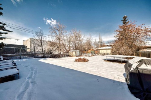 2428 3 Avenue Nw, Calgary, AB - Outdoor