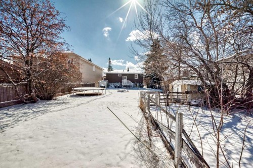 2428 3 Avenue Nw, Calgary, AB - Outdoor