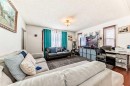 2428 3 Avenue Nw, Calgary, AB  - Indoor Photo Showing Living Room 