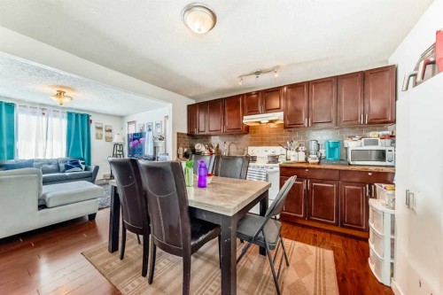 2428 3 Avenue Nw, Calgary, AB - Indoor