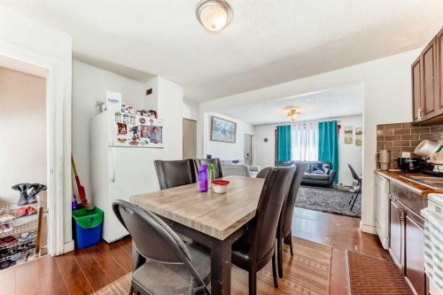 2428 3 Avenue Nw, Calgary, AB - Indoor