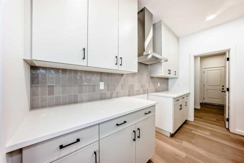 58 Walgrove Bay Se, Calgary, AB - Indoor Photo Showing Other Room