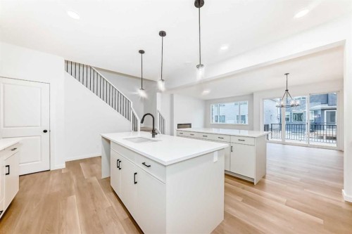 58 Walgrove Bay Se, Calgary, AB - Indoor Photo Showing Kitchen