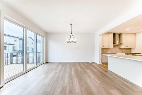 58 Walgrove Bay Se, Calgary, AB - Indoor Photo Showing Kitchen