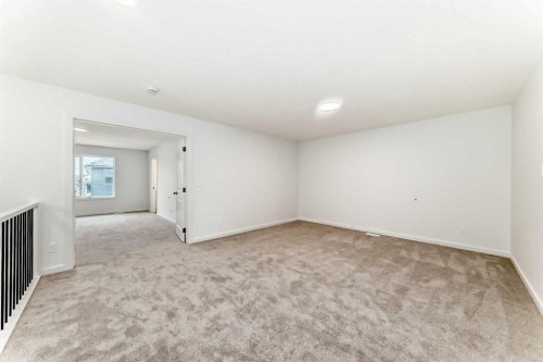 58 Walgrove Bay Se, Calgary, AB - Indoor Photo Showing Other Room