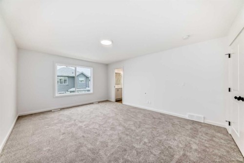 58 Walgrove Bay Se, Calgary, AB - Indoor Photo Showing Other Room