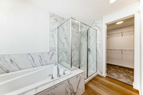 58 Walgrove Bay Se, Calgary, AB - Indoor Photo Showing Bathroom