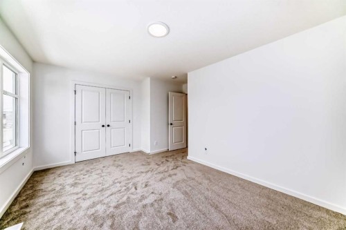 58 Walgrove Bay Se, Calgary, AB - Indoor Photo Showing Other Room