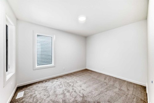 58 Walgrove Bay Se, Calgary, AB - Indoor Photo Showing Other Room