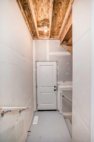 58 Walgrove Bay Se, Calgary, AB - Indoor Photo Showing Other Room