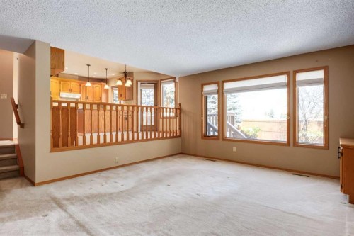 55 Oakmount Court Sw, Calgary, AB - Indoor Photo Showing Other Room