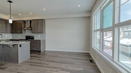 282 Alpine Avenue Sw, Calgary, AB - Indoor Photo Showing Kitchen