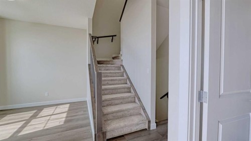 282 Alpine Avenue Sw, Calgary, AB - Indoor Photo Showing Other Room
